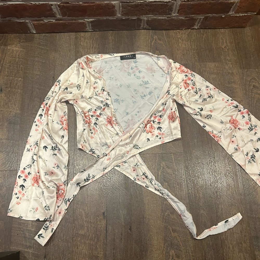 Floral wrap around top boho cider XS